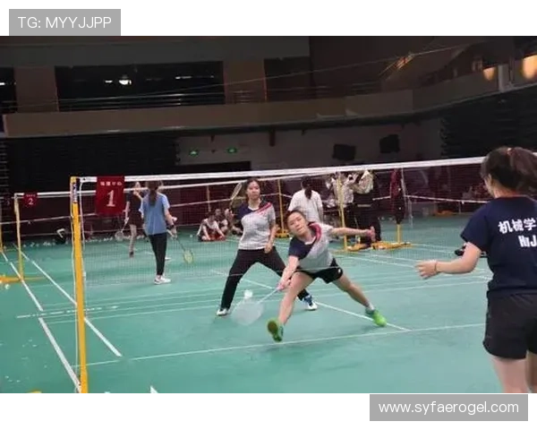 成都与上海羽毛球队赛后复盘团队协作的成功与不足分析 成都与上海羽毛球队赛后复盘团队协作的成功与不足分析